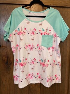 Floral Skull Raglan Pocket Tee - Mint/White